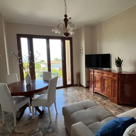 Semesterbostad Casa Emy, Tranquilla, Ottima Per Rilassarsi