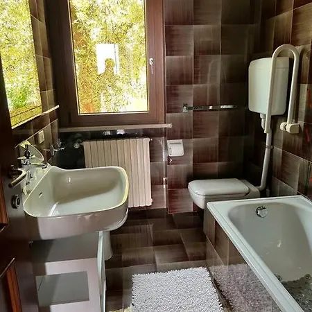 Semesterbostad Casa Emy, Tranquilla, Ottima Per Rilassarsi *